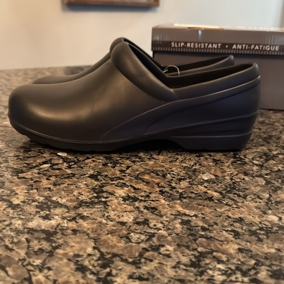 Easy works black Kris women’s slip resistant mules clogs NIB 11 - Picture 8 of 10